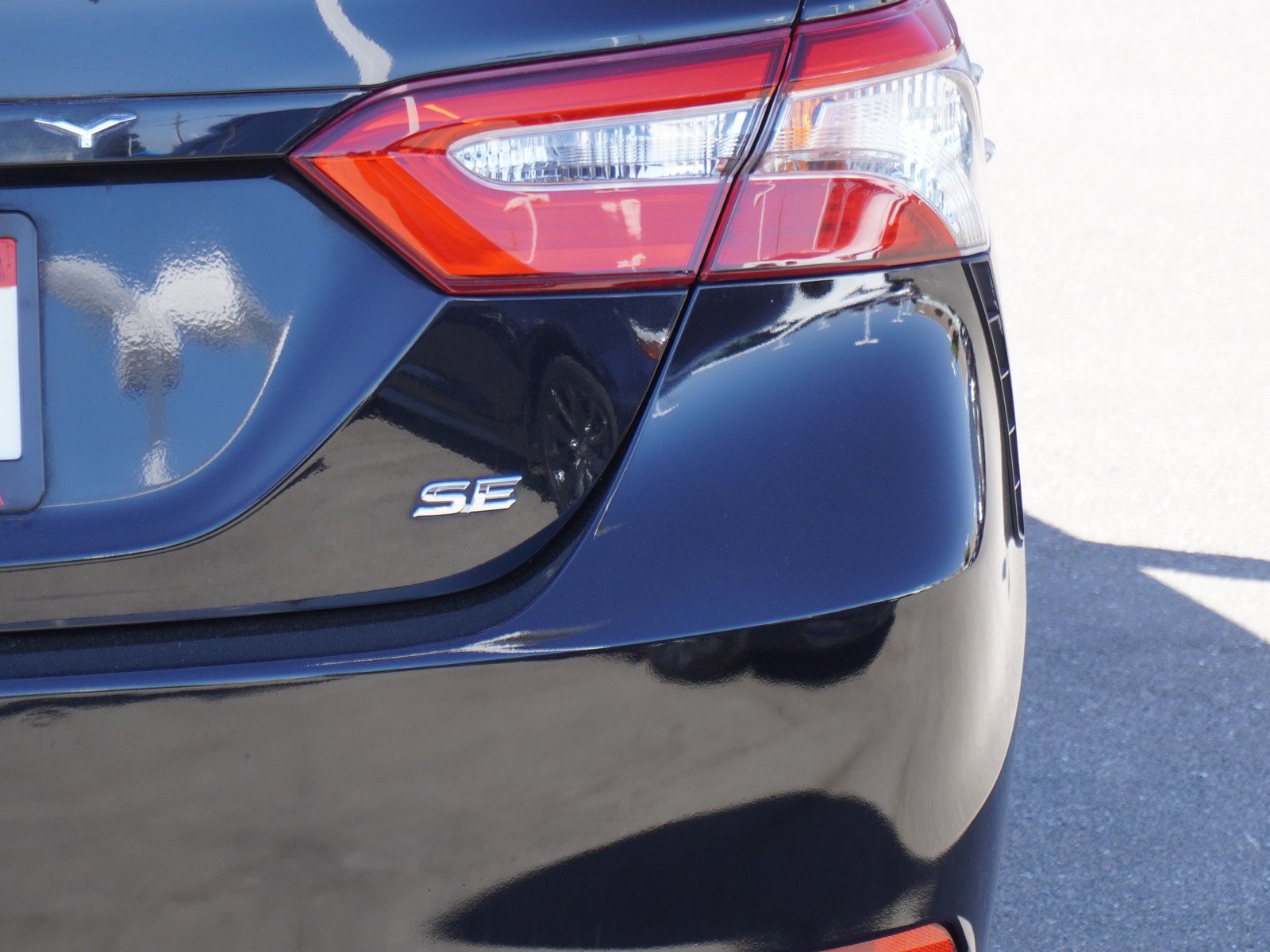 Used 2018 Toyota Camry SE FWD image 10