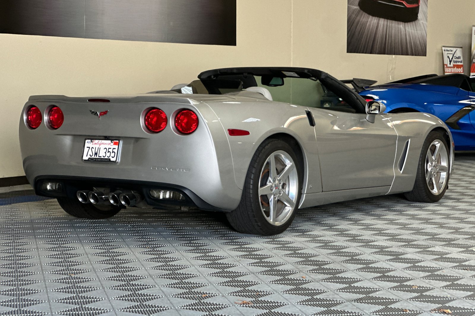 Used 2007 Chevrolet Corvette Convertible w/ Preferred Equipment Group RWD image 4