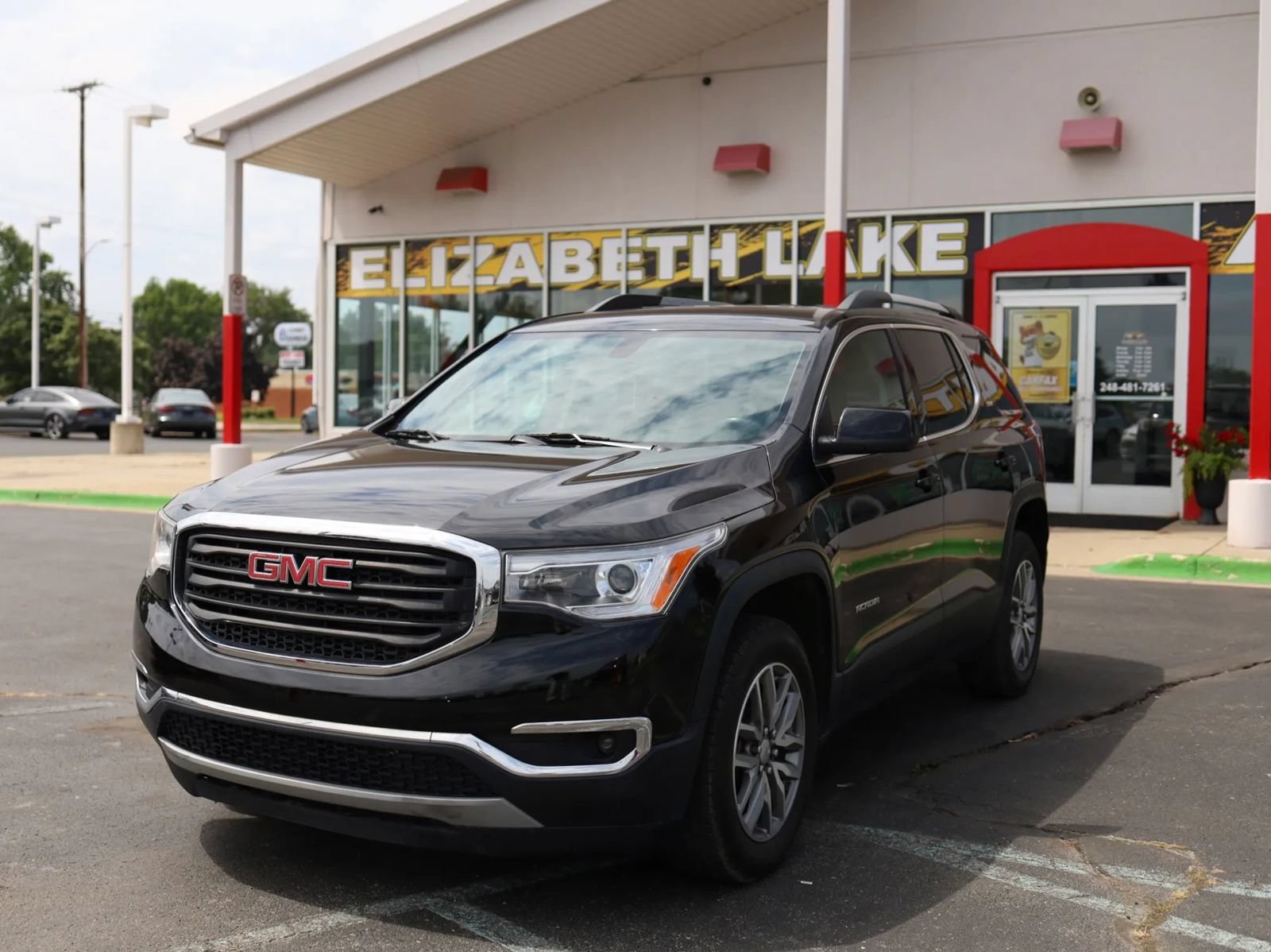 Used 2018 GMC Acadia SLE w/ LPO, Black Accent Package AWD/4WD image 1