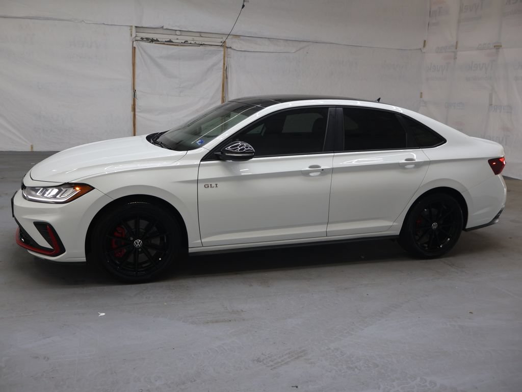 Used 2025 Volkswagen Jetta GLI Autobahn FWD image 4