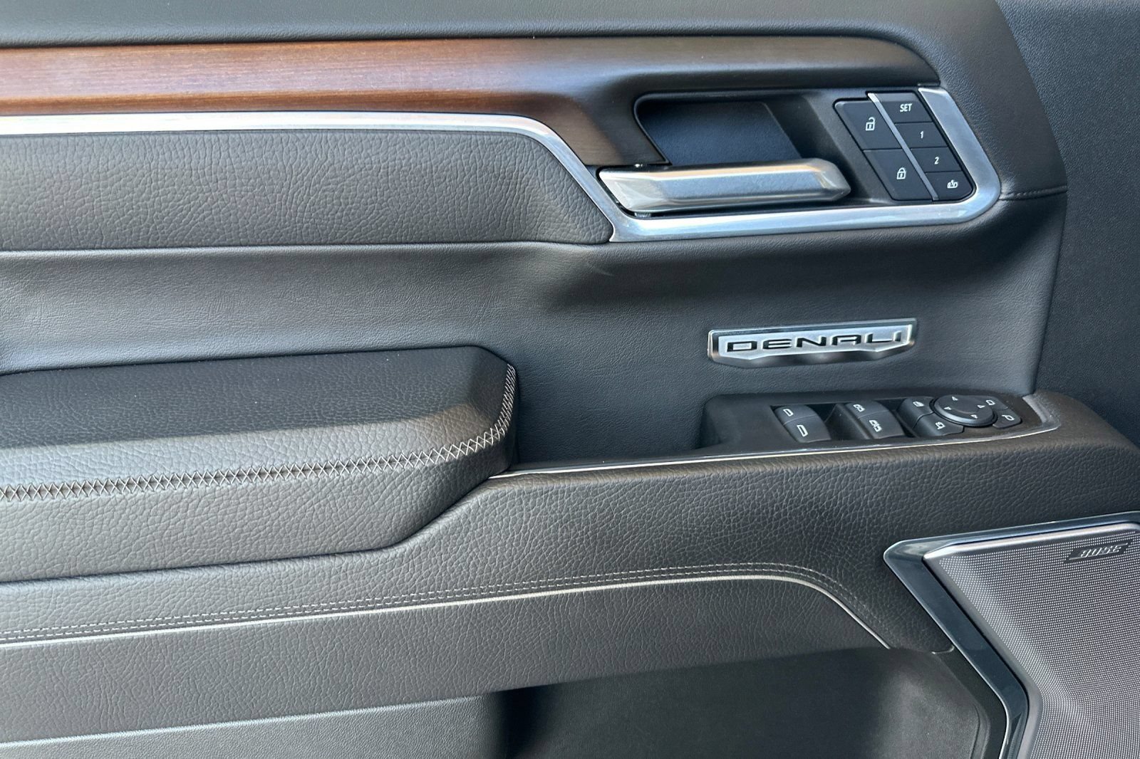 Certified 2025 GMC Sierra 1500 Denali AWD/4WD image 11