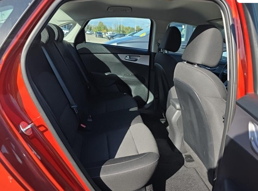 Used 2023 Kia Forte LXS FWD image 4