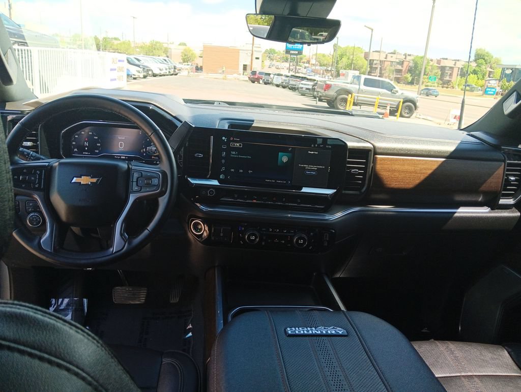 Used 2024 Chevrolet Silverado 2500 High Country w/ High Country Premium Package AWD/4WD image 11