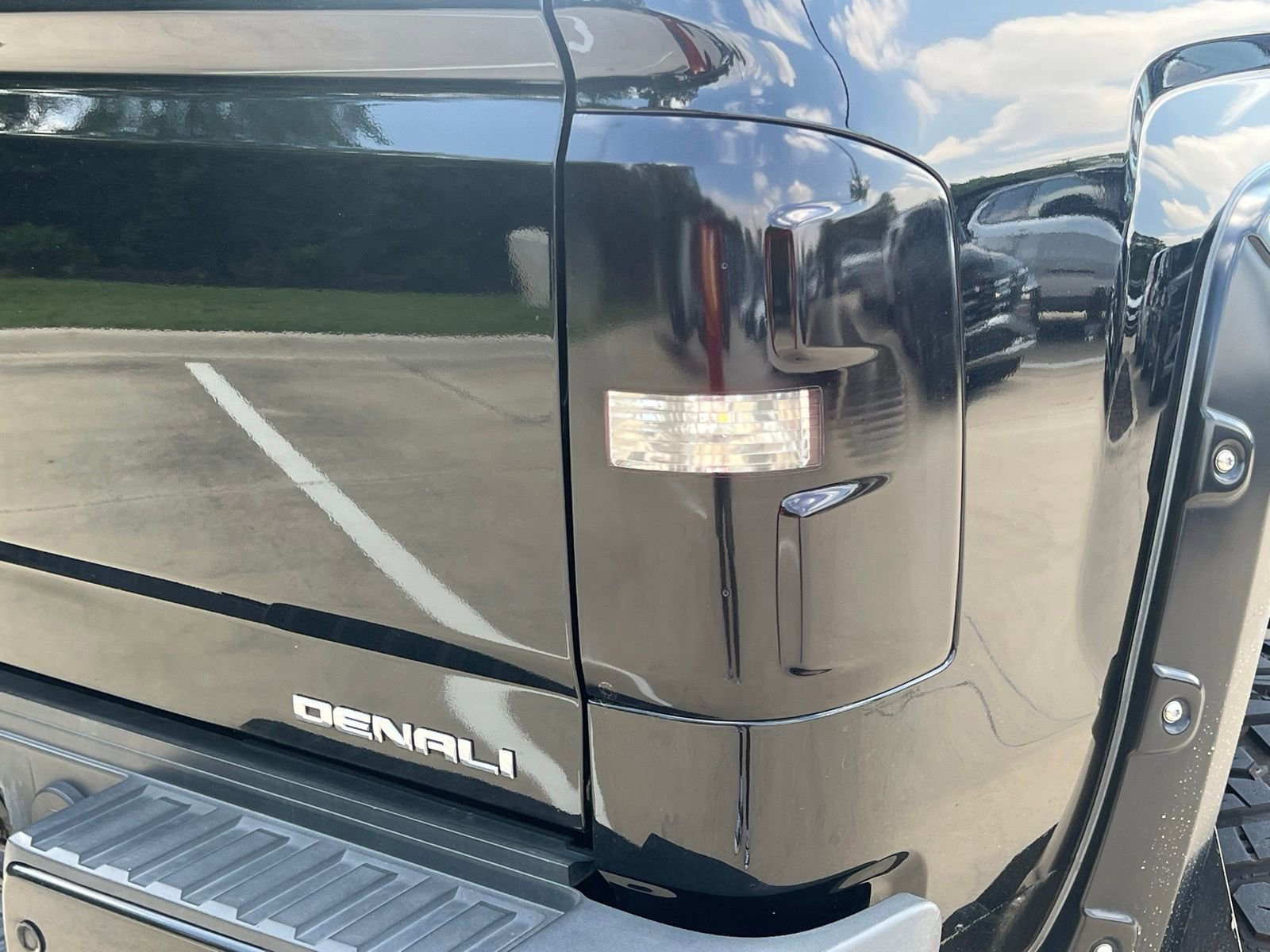 Used 2019 GMC Sierra 2500 Denali w/ Duramax Plus Package AWD/4WD image 15