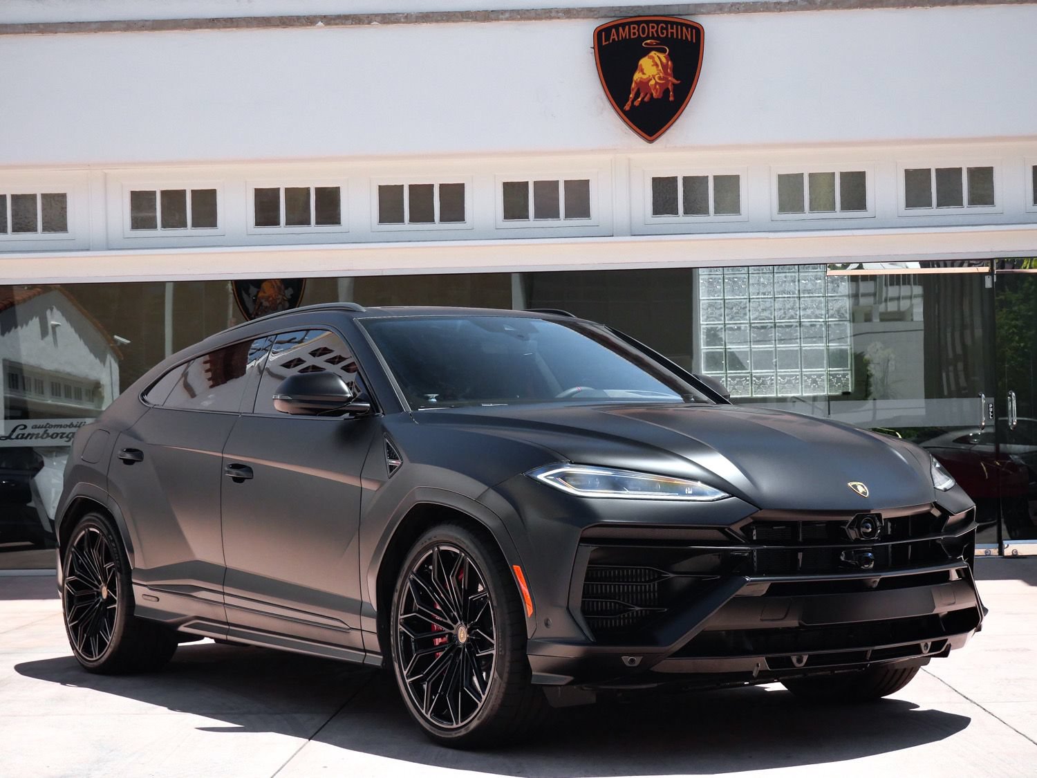 Used 2025 Lamborghini Urus S AWD/4WD image 1