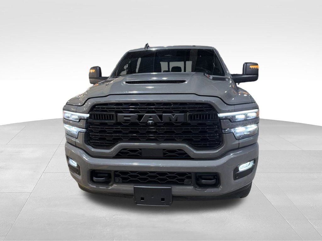 Used 2025 RAM 3500 Limited AWD/4WD image 2