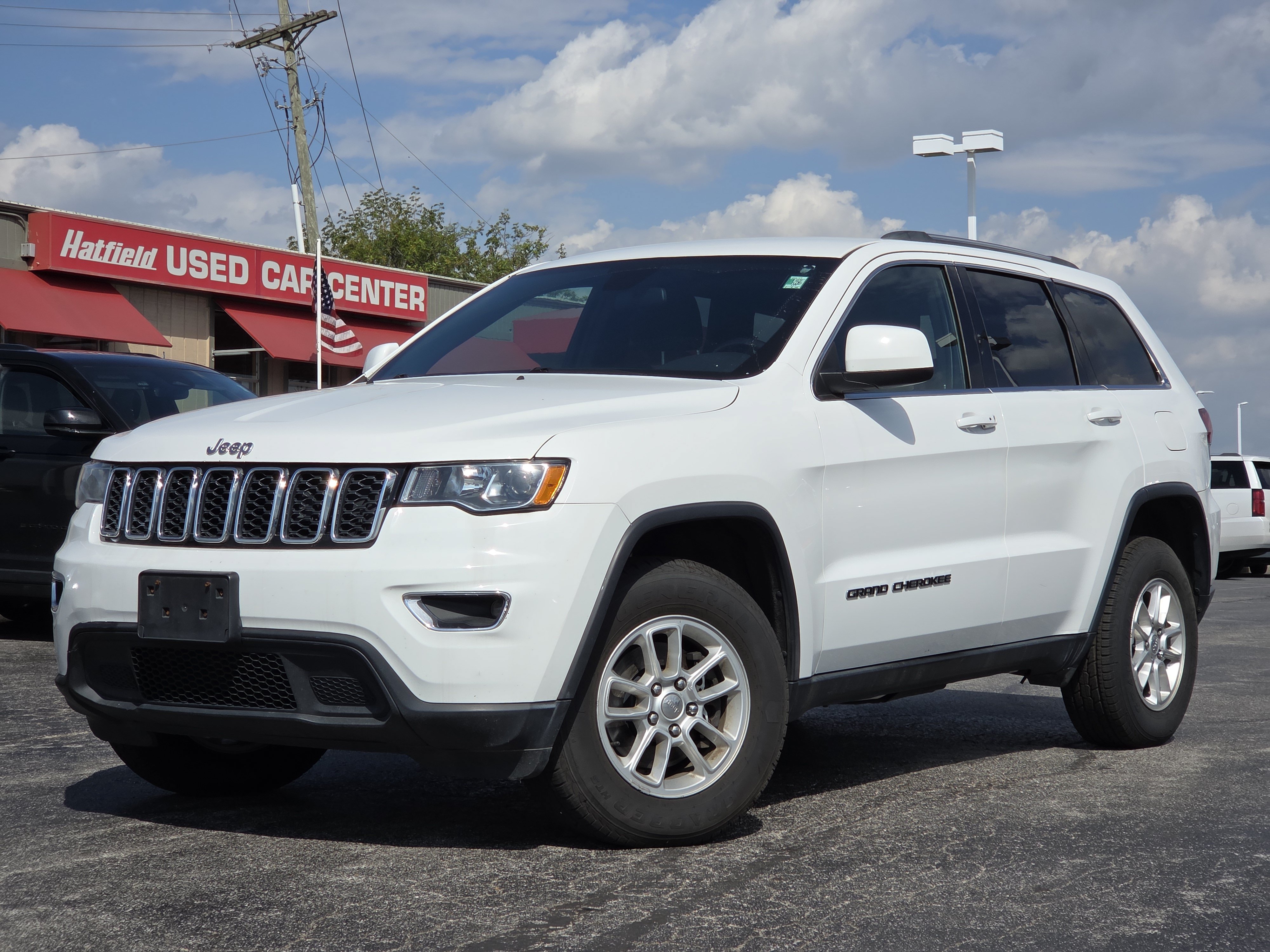 Used 2020 Jeep Grand Cherokee Laredo AWD/4WD image 1