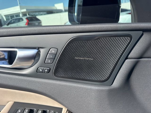 New 2026 Volvo XC60 B5 Plus w/ Climate Package image 16