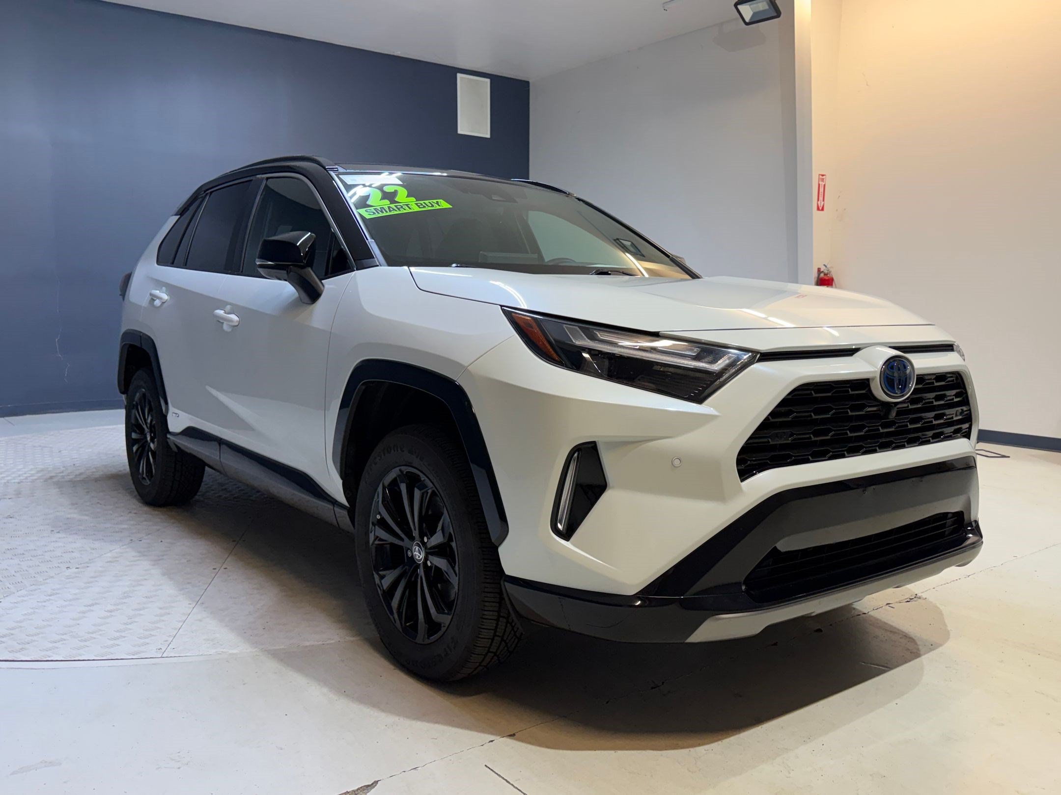 Used 2022 Toyota RAV4 XSE AWD/4WD image 7