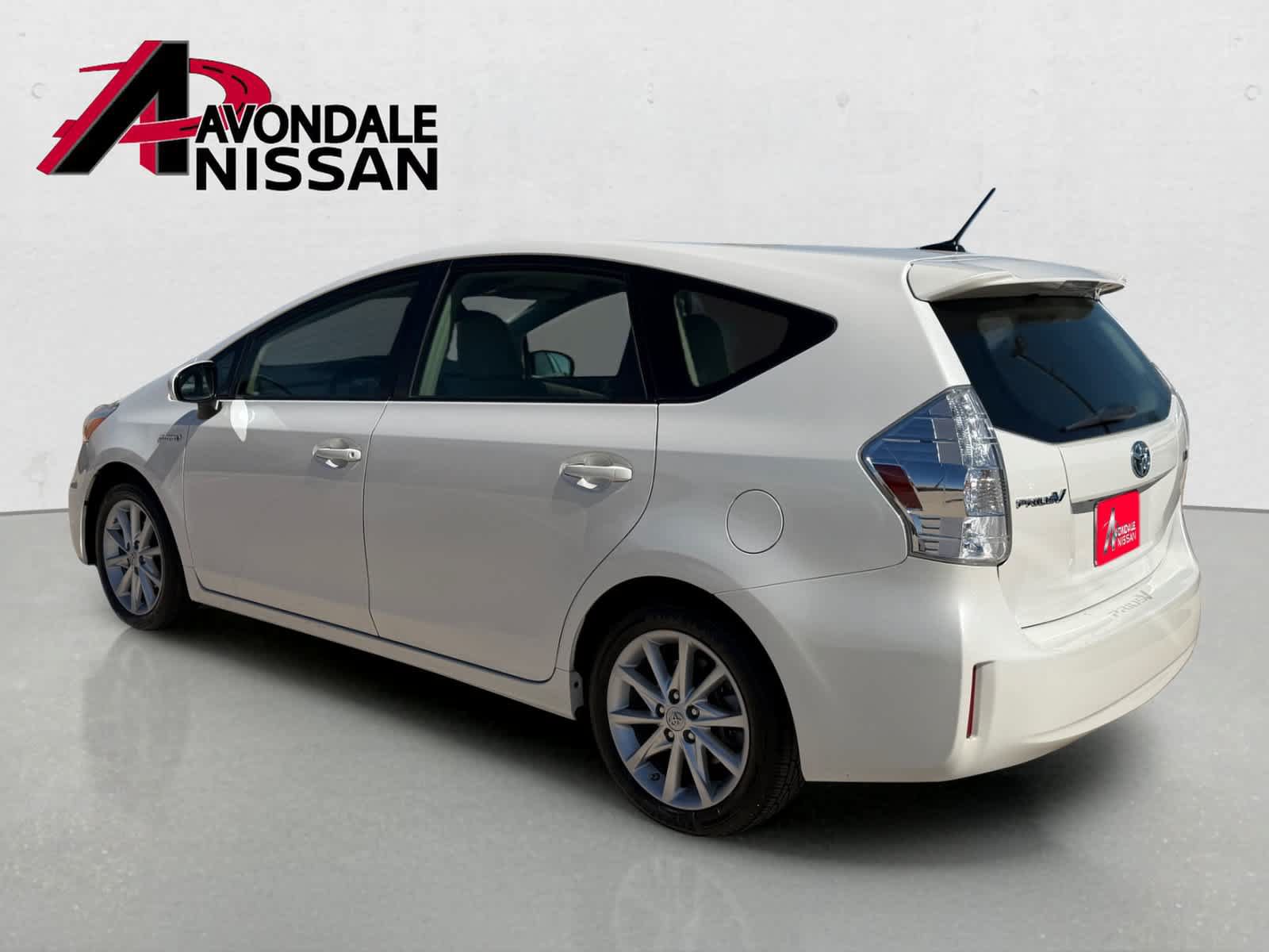 Used 2014 Toyota Prius V Five FWD image 4