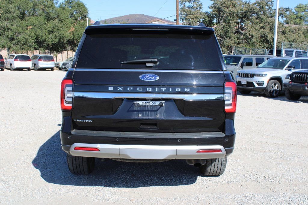 Used 2024 Ford Expedition Limited image 5
