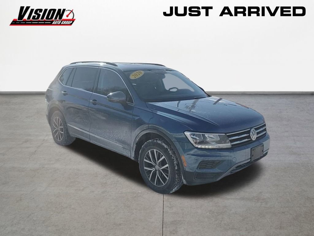 Used 2020 Volkswagen Tiguan SE w/ Panoramic Sunroof Package image 3