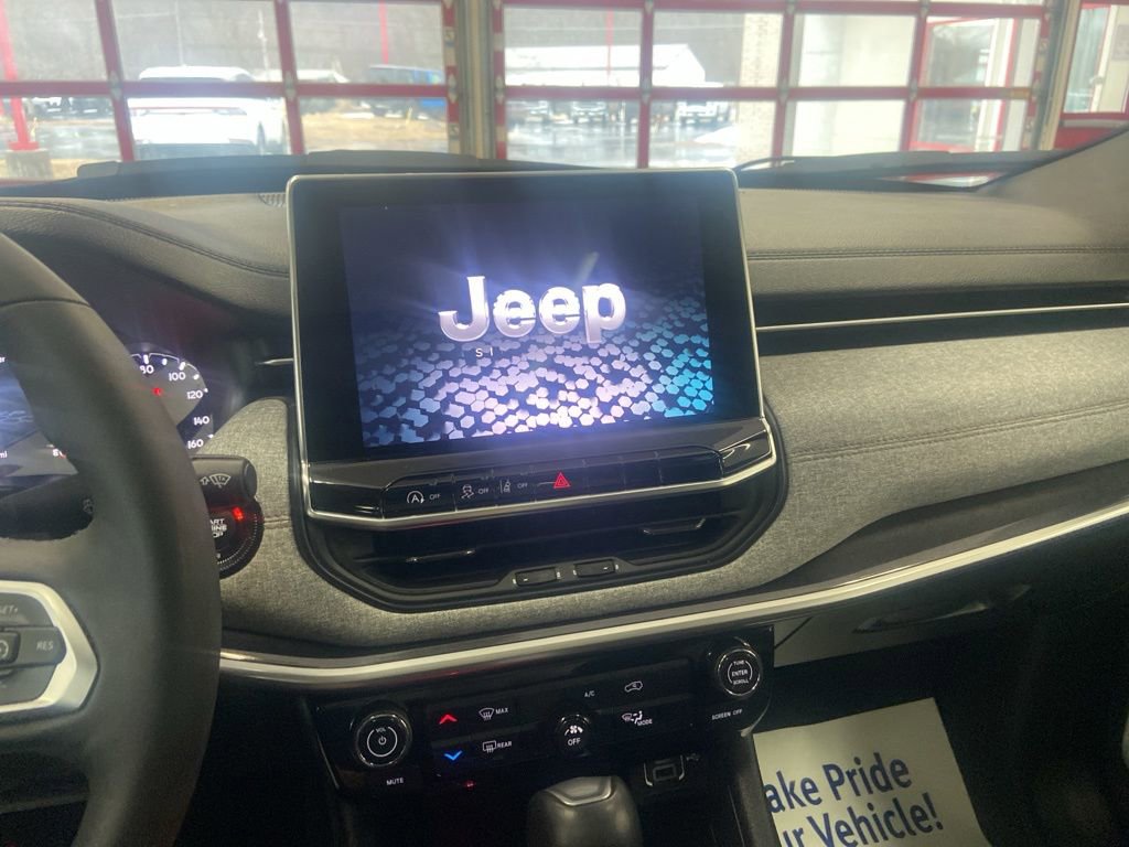 Used 2023 Jeep Compass Latitude w/ Sun and Sound Group image 27