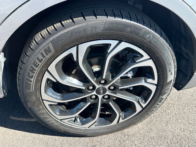 Used 2025 Lincoln Nautilus Reserve AWD/4WD image 7