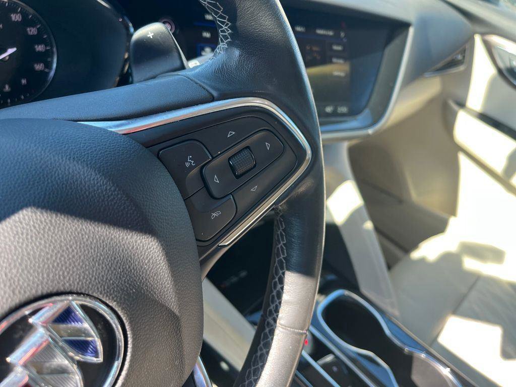 Used 2023 Buick Envision Avenir image 12