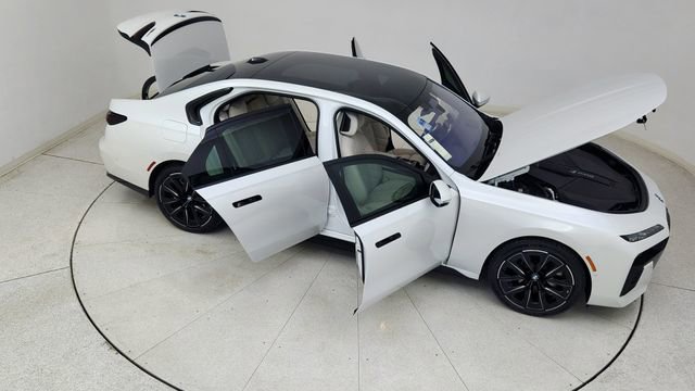 Used 2023 BMW i7 xDrive60 w/ Executive Package 2 image 84