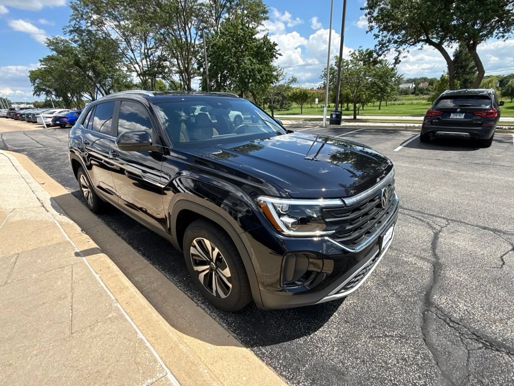 Used 2024 Volkswagen Atlas Cross Sport SE AWD/4WD image 8