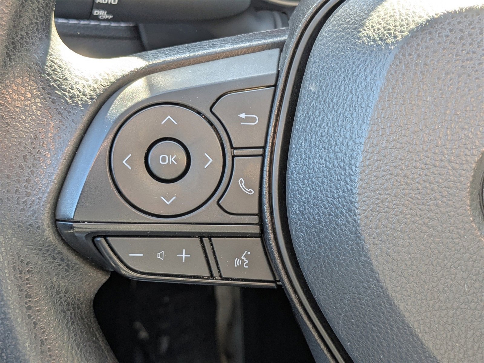 Used 2023 Toyota RAV4 XLE image 28