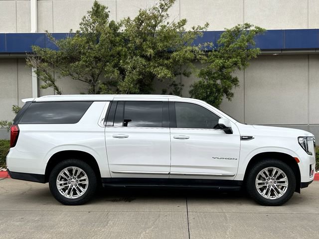 Used 2021 GMC Yukon XL SLT w/ SLT Premium Package image 3