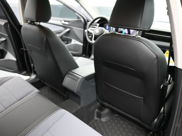 New 2026 Volkswagen Jetta SE FWD image 16