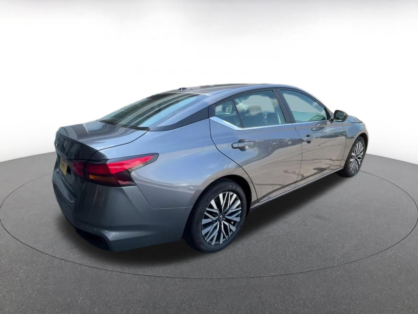 Used 2026 Nissan Altima 2.5 SV FWD image 14