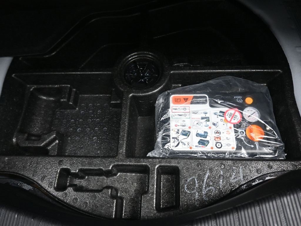 Used 2018 Ford Fusion S image 40