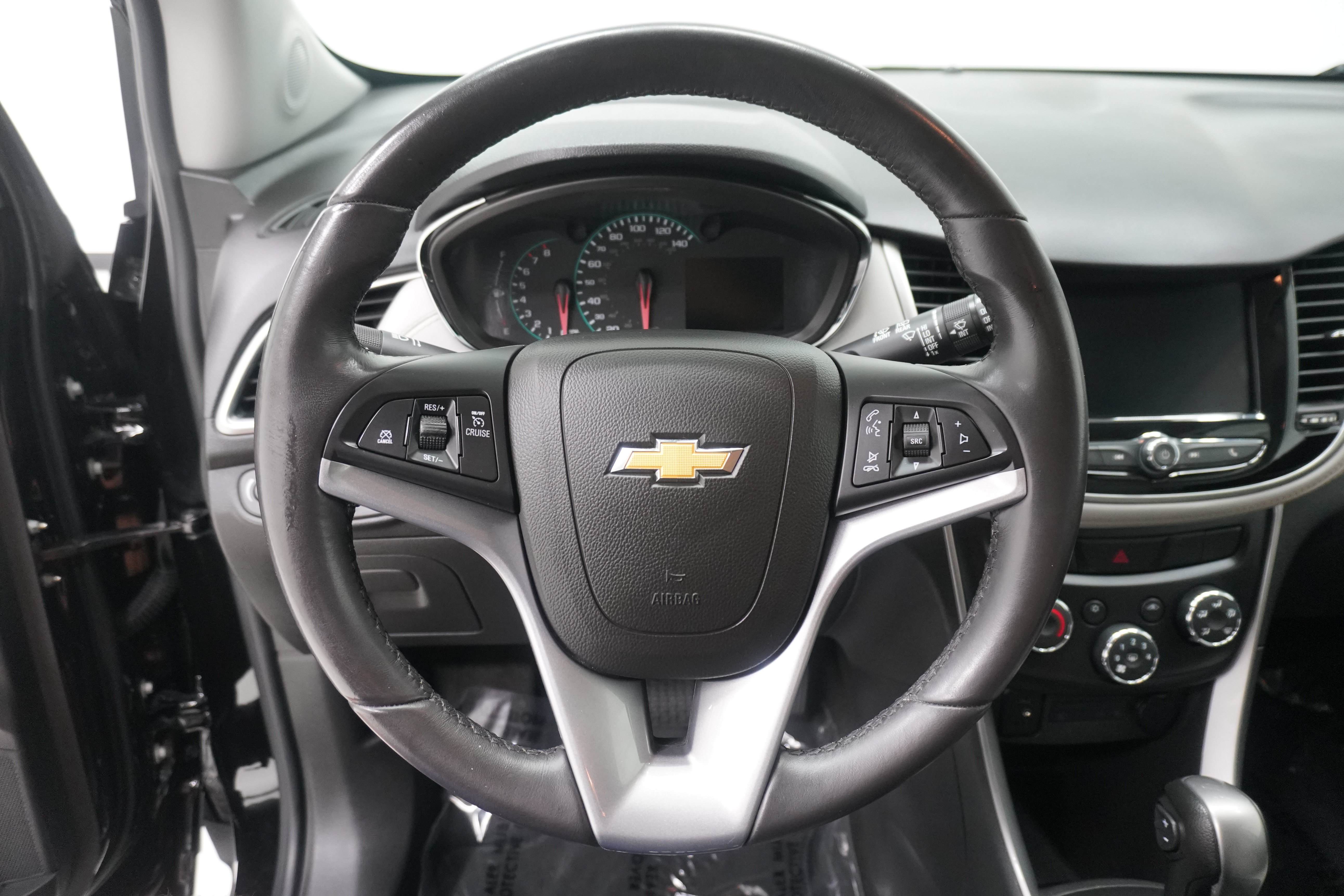 Used 2021 Chevrolet Trax LT w/ LT Convenience Package AWD/4WD image 16