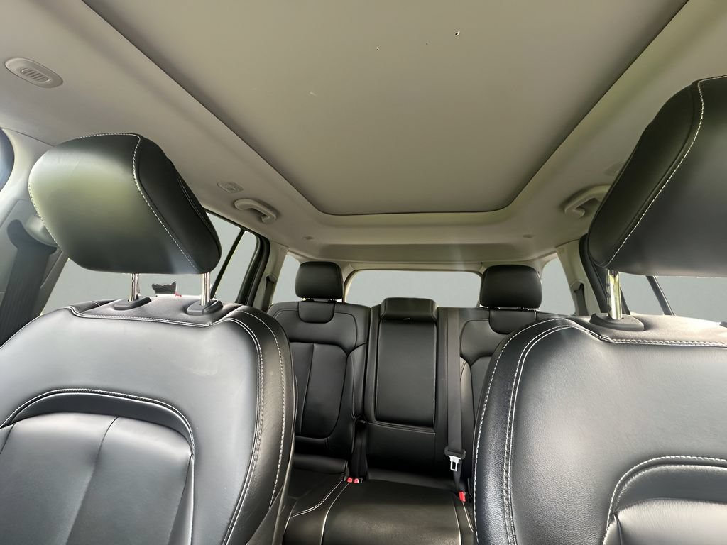 Used 2023 Jeep Grand Cherokee 4WD 4xe image 30