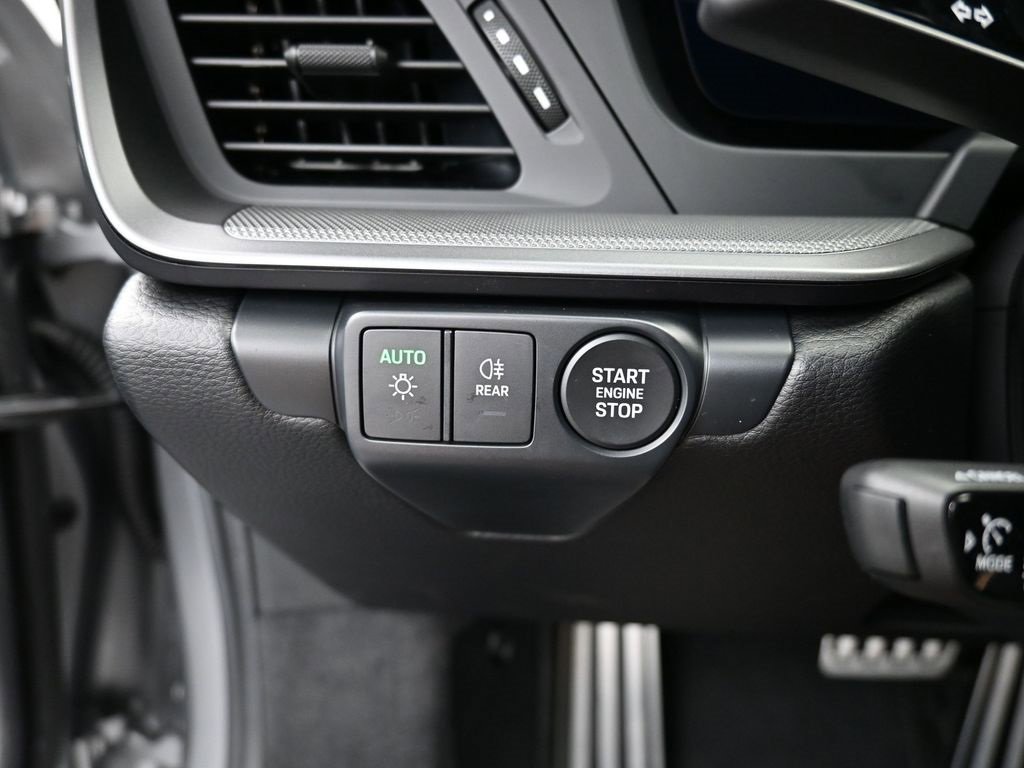 Certified 2025 Porsche 911 Carrera image 12