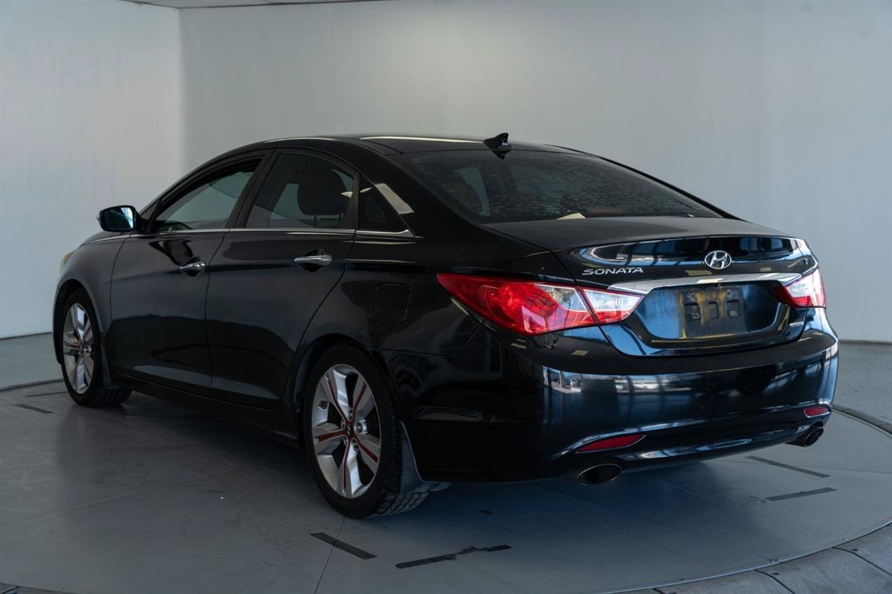 Used 2012 Hyundai Sonata Limited w/ Navigation Pkg FWD image 5