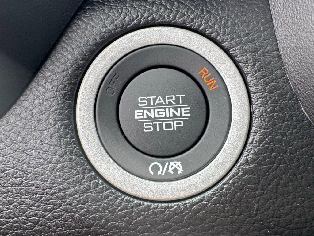 New 2026 RAM 1500 4x4 Crew Cab image 25