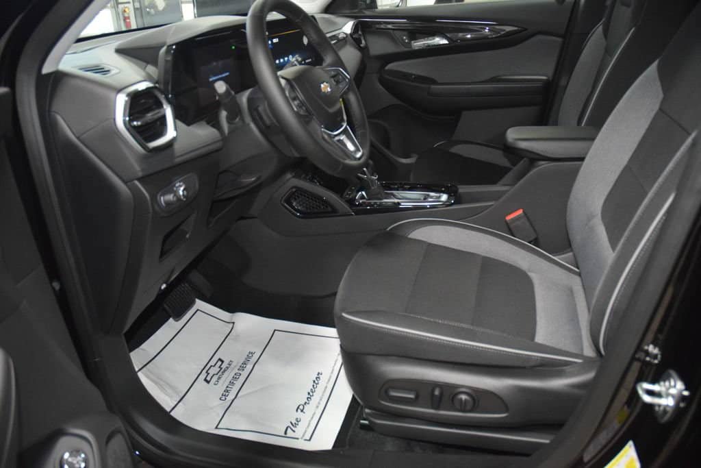 New 2026 Chevrolet TrailBlazer LT w/ Convenience Package FWD image 38
