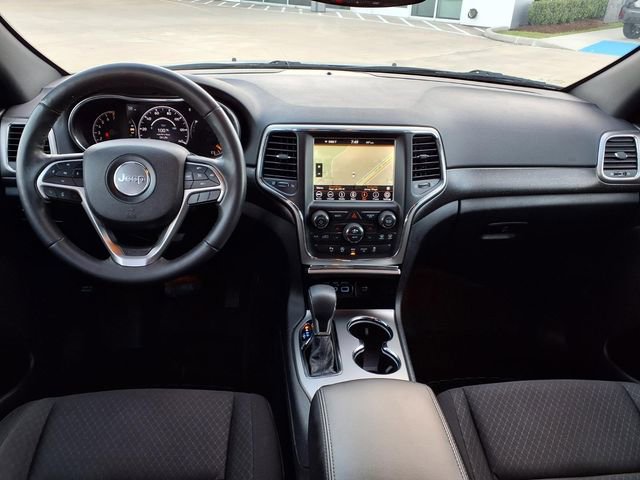 Used 2018 Jeep Grand Cherokee Laredo RWD image 5