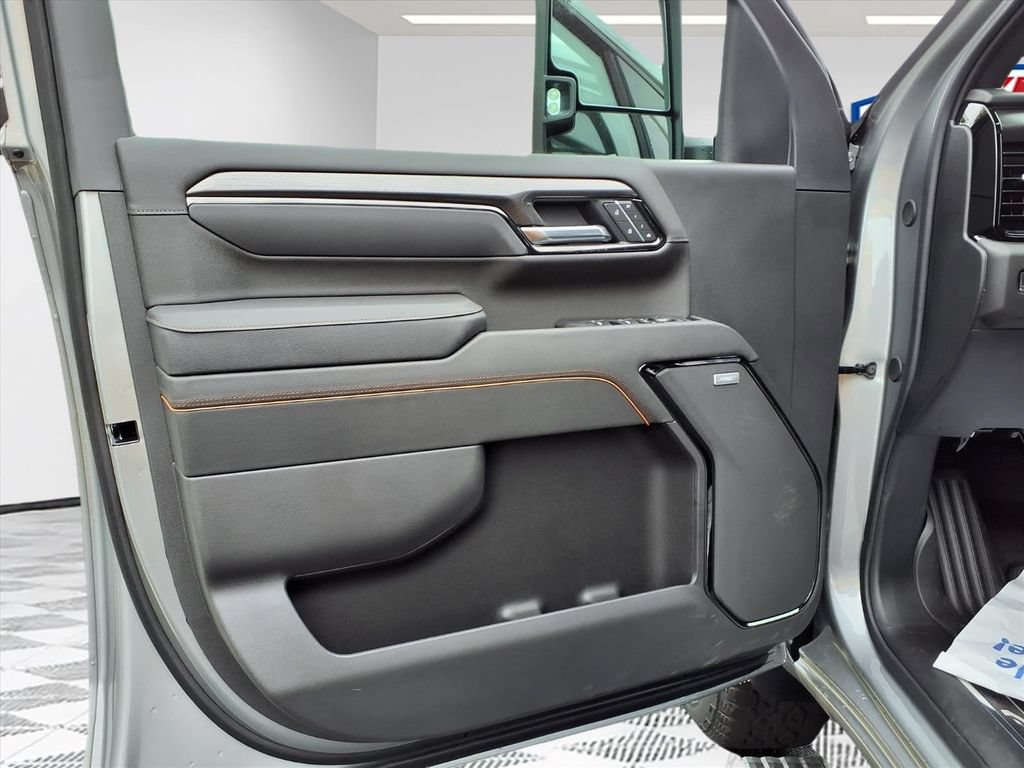 New 2026 GMC Sierra 2500 AT4 w/ AT4 Premium Plus Package AWD/4WD image 9