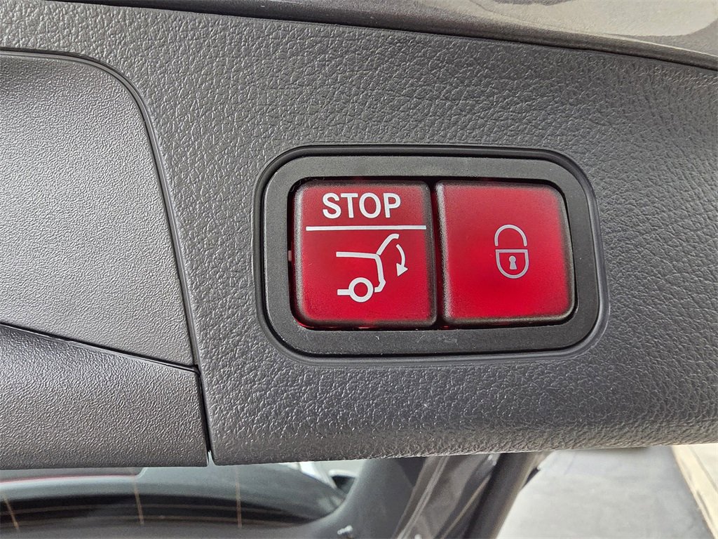 Certified 2025 Mercedes-Benz GLA 250 GLA 250 image 38