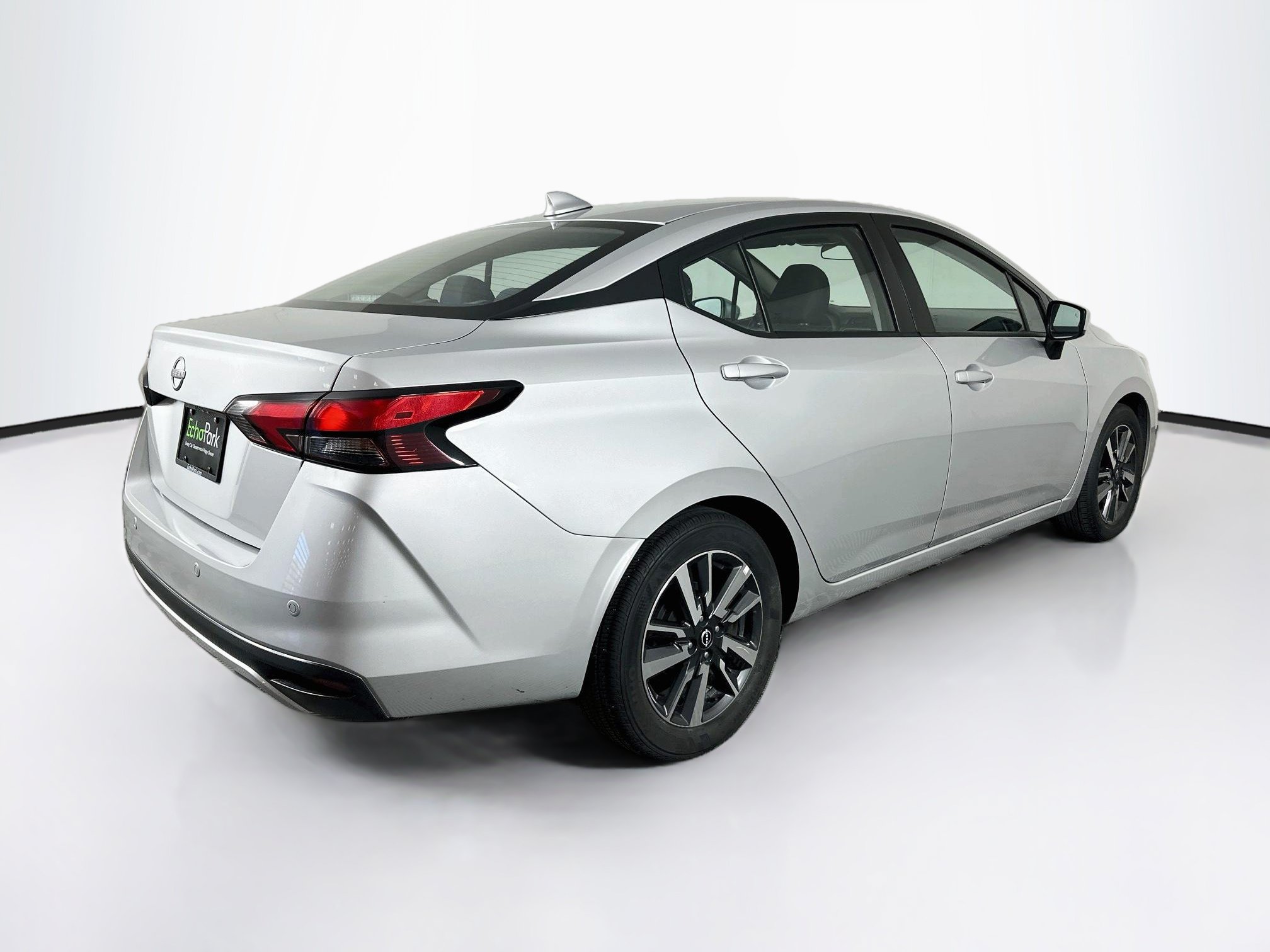 Used 2025 Nissan Versa SV FWD image 9