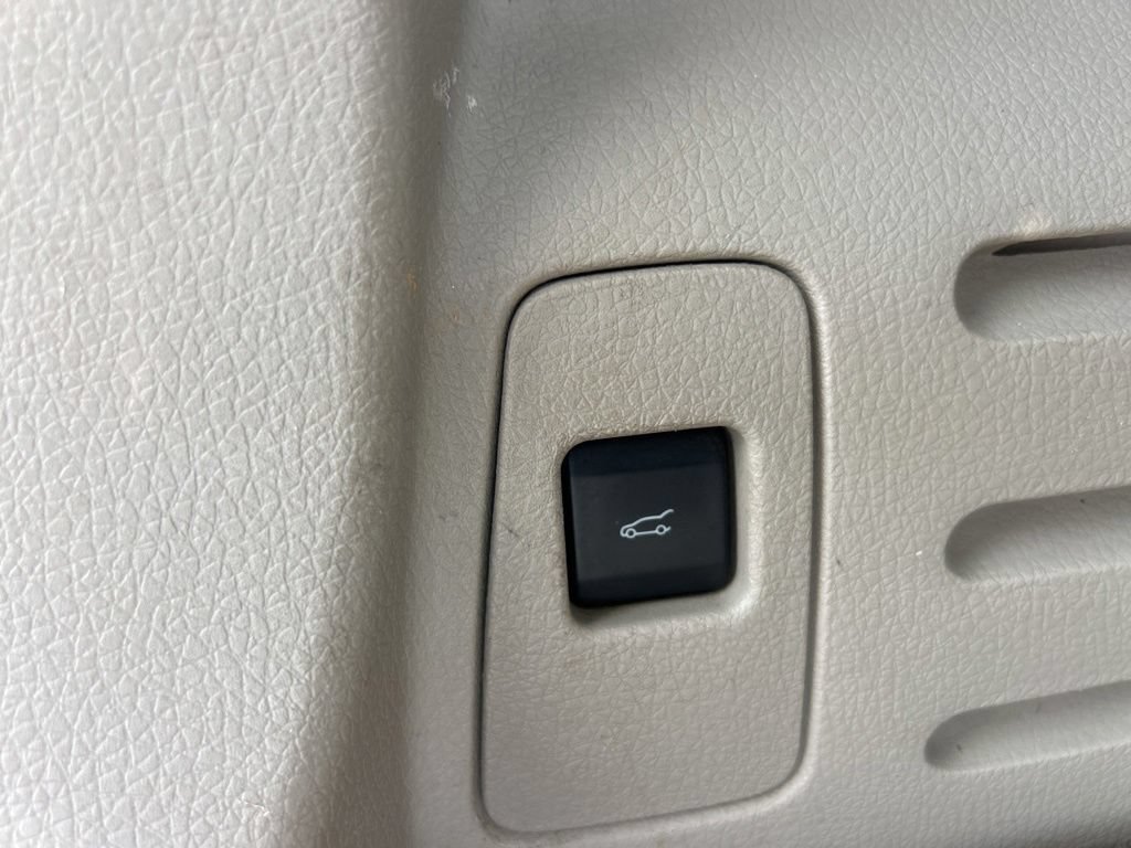 Used 2014 Lincoln MKX AWD w/ Equipment Group 101A image 29