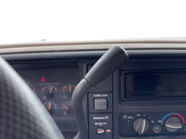 Used 1998 Chevrolet Silverado 1500 4x4 Extended Cab w/ Preferred Equipment Group 2 image 17