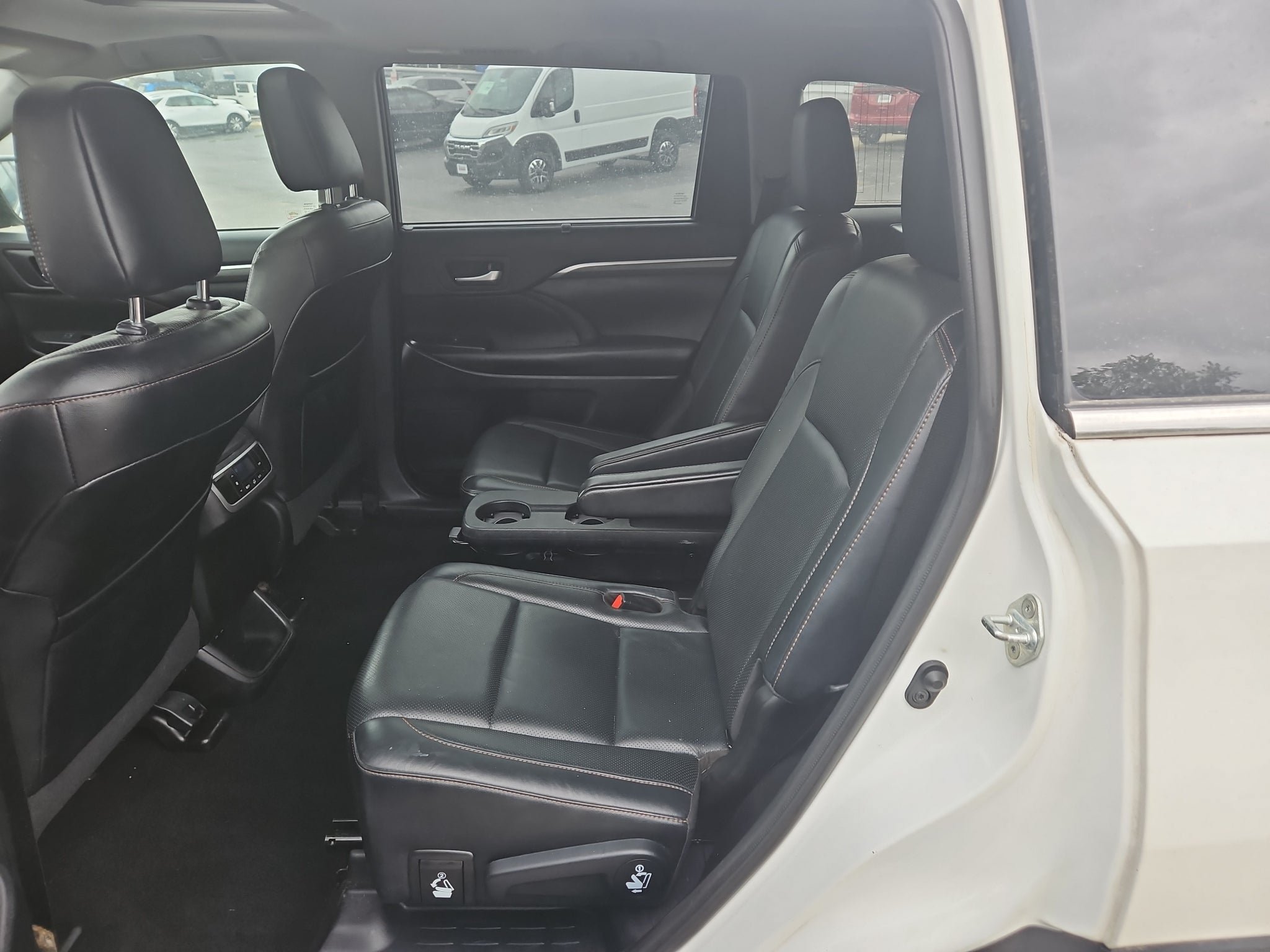 Used 2019 Toyota Highlander Limited AWD/4WD image 6