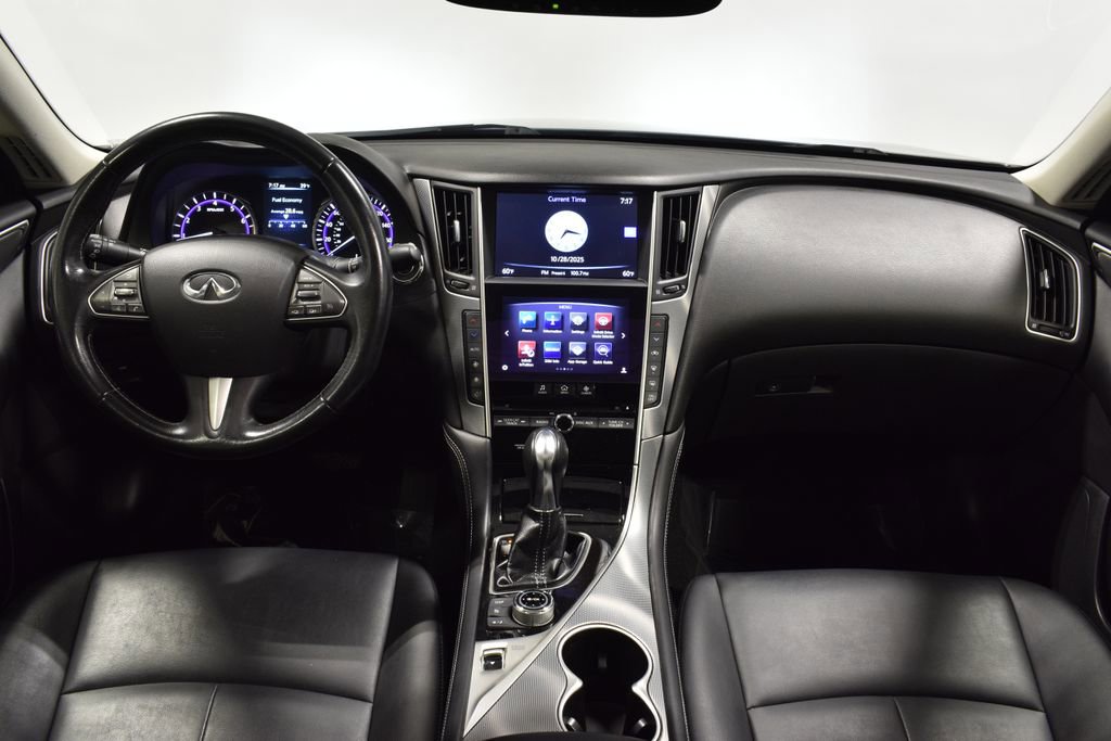 Used 2017 INFINITI Q50 2.0t w/ Moonroof Package image 13