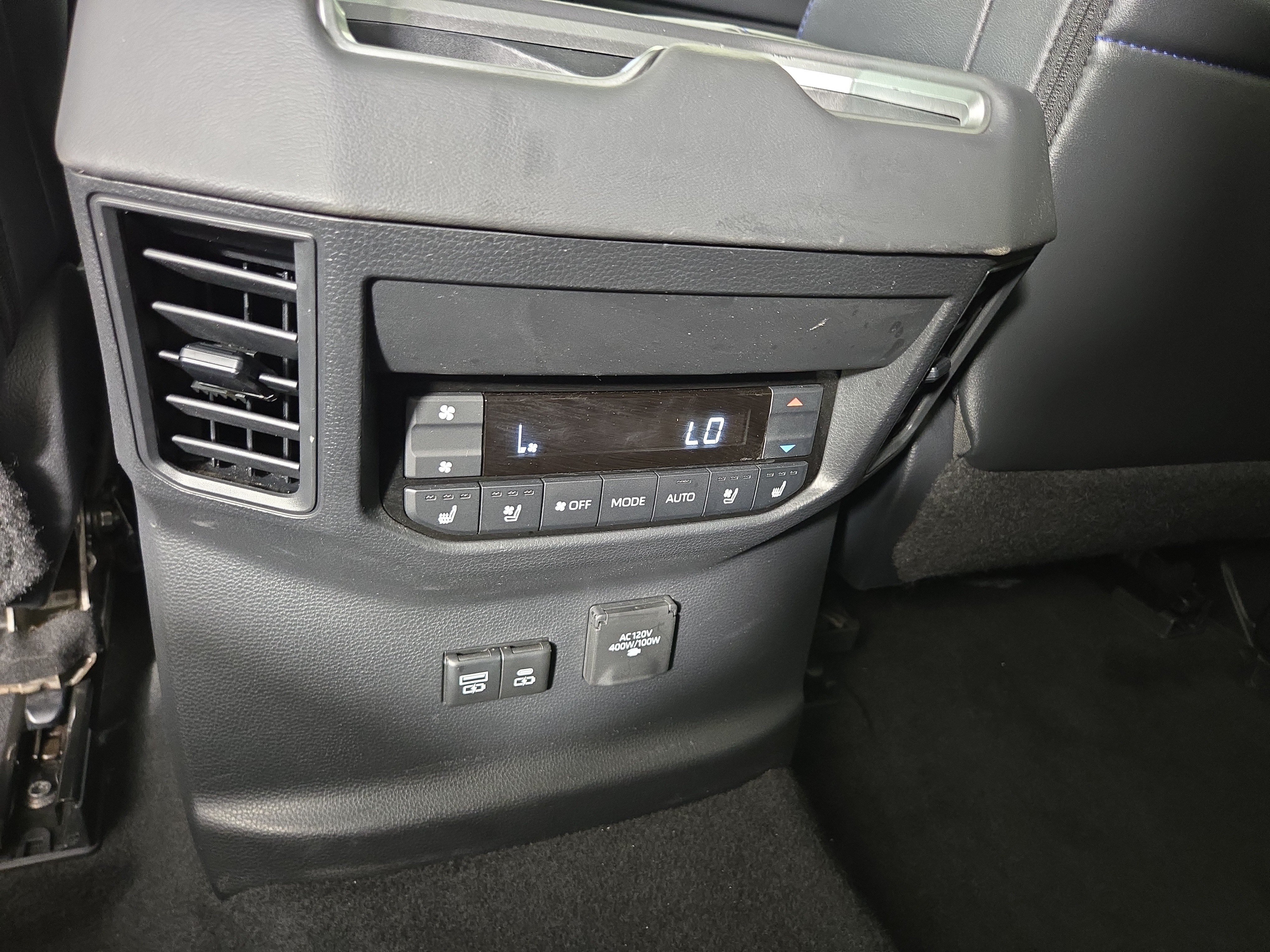 Used 2023 Toyota Sequoia Platinum AWD/4WD image 34