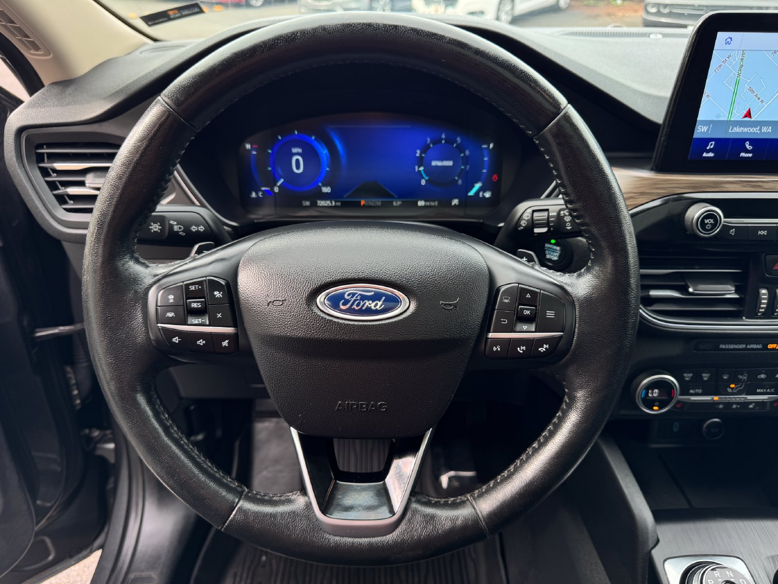 Used 2020 Ford Escape Titanium AWD/4WD image 29
