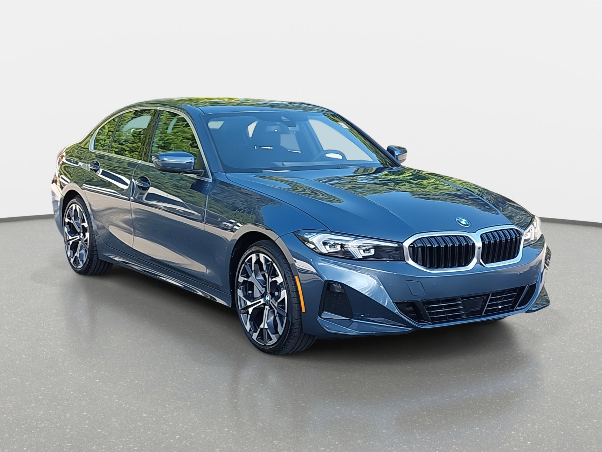 New 2025 BMW 330i Sedan w/ Premium Package image 3