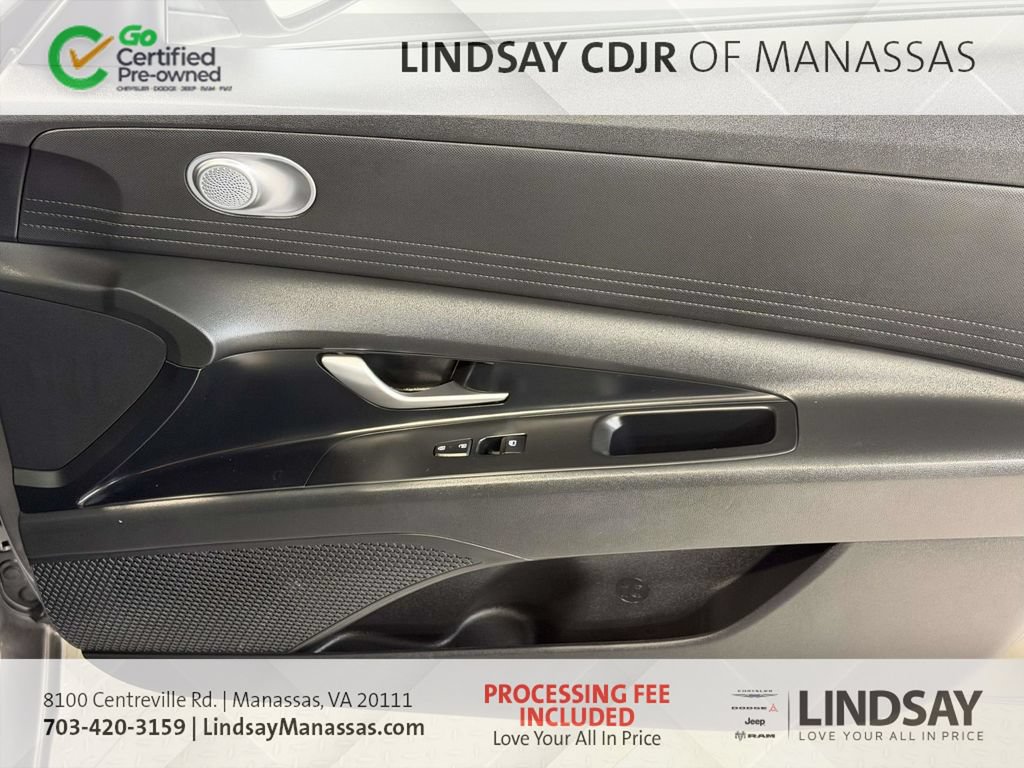 Used 2023 Hyundai Elantra SEL FWD image 13