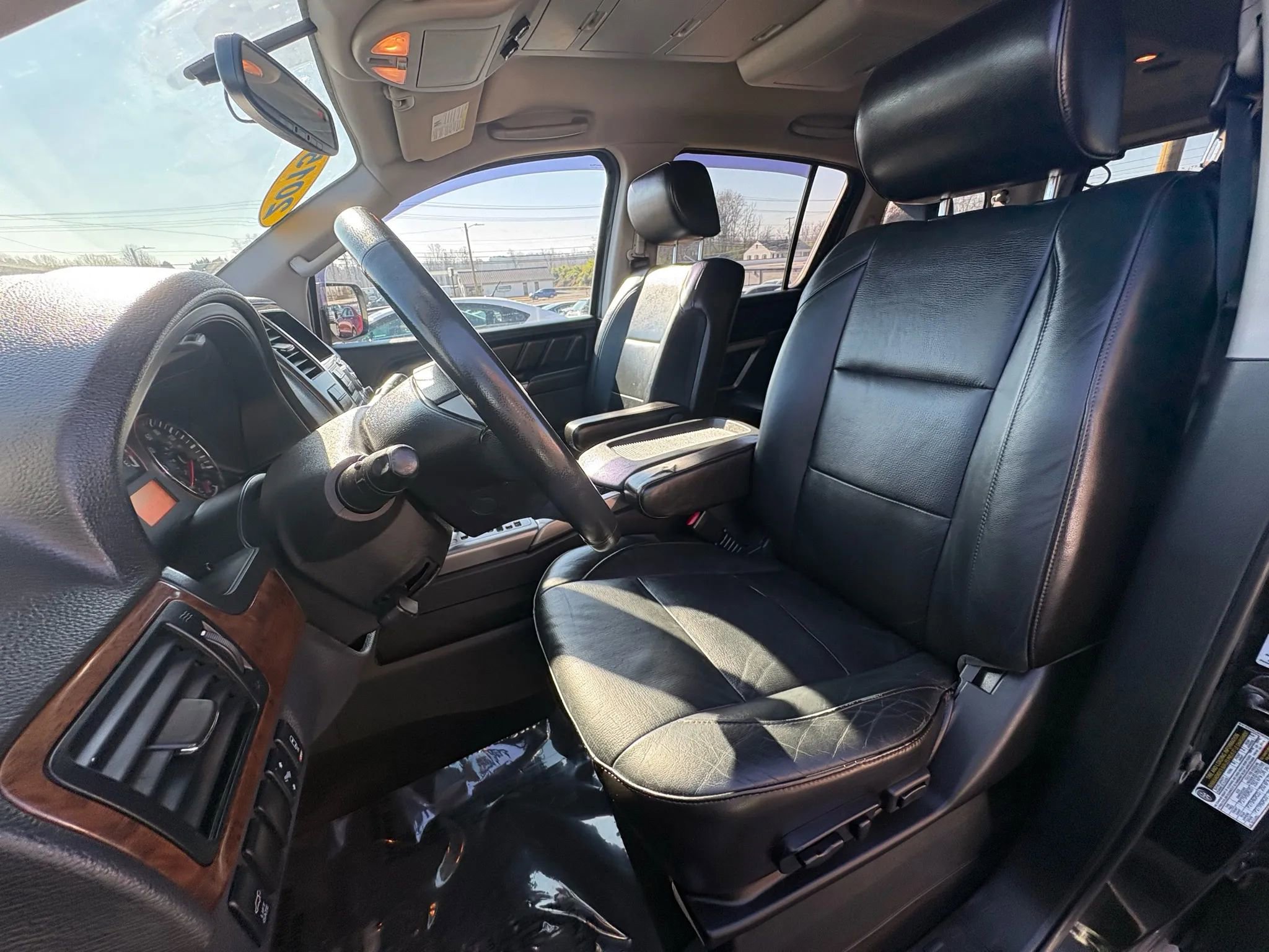 Used 2015 Nissan Armada SL image 21