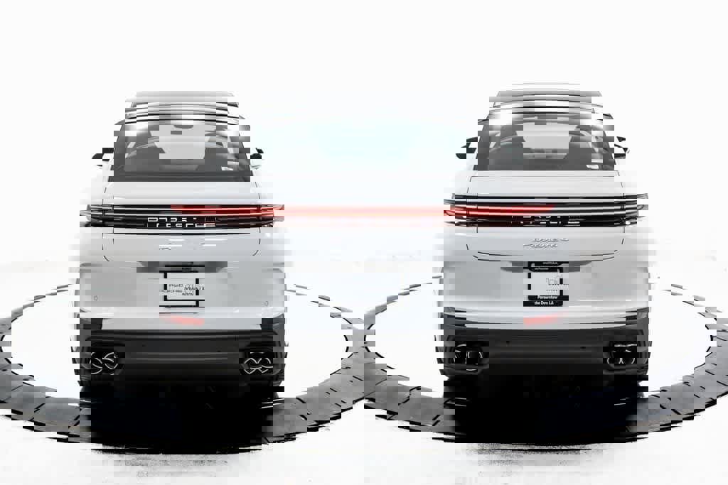New 2025 Porsche Panamera 4 image 6