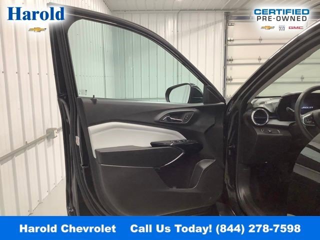 Certified 2025 Chevrolet Trax LT w/ LT Convenience Package image 15