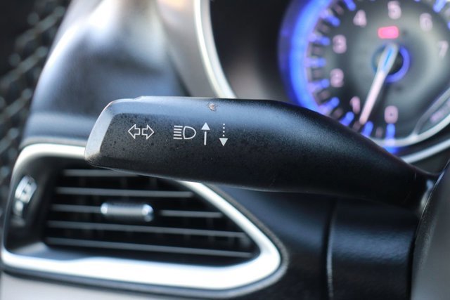 Used 2022 Chrysler Pacifica Touring-L image 21