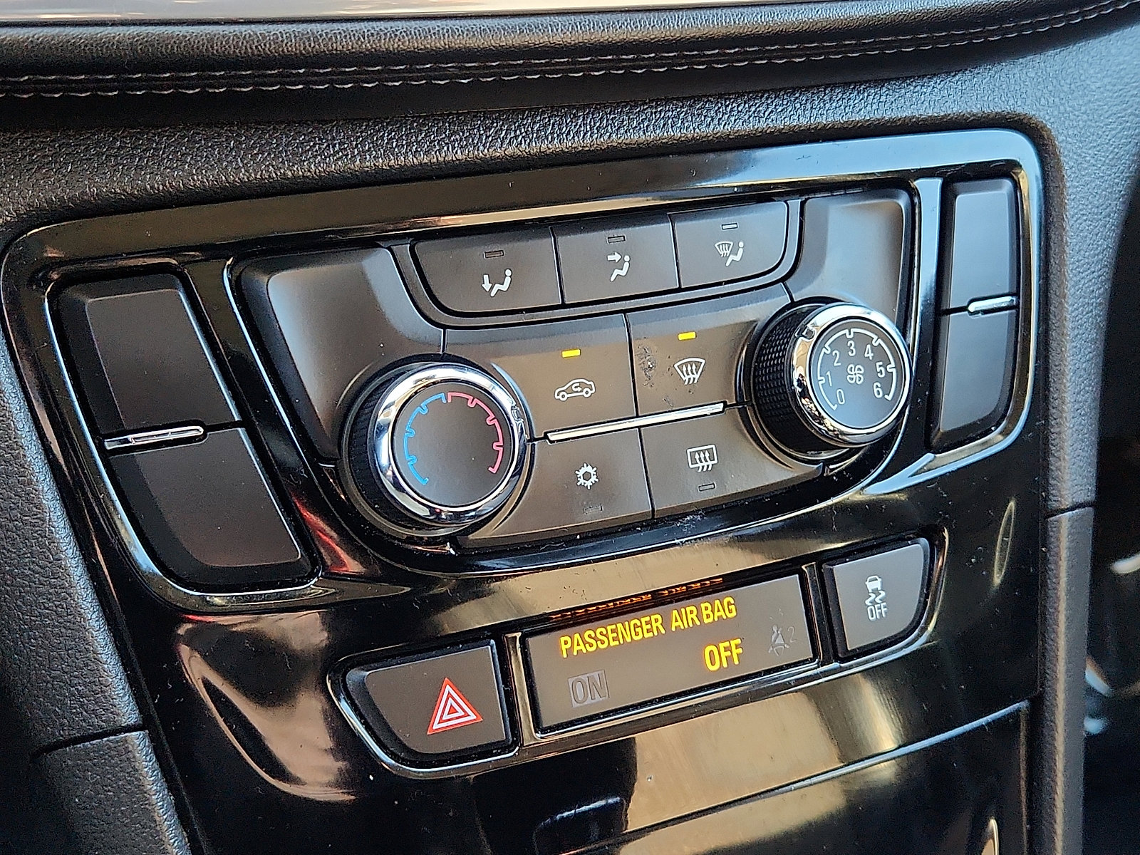 Used 2018 Buick Encore Preferred image 16