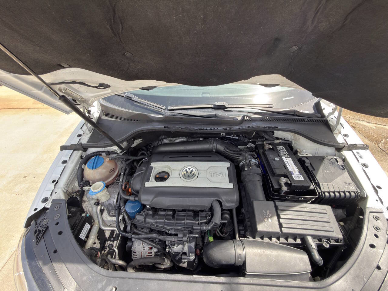 Used 2012 Volkswagen Eos Lux FWD image 60